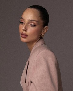 @neta_alchimister  Makeup&photo (backstage) @naorappel Hair @adirjacob Stylist @daniella_capelouto.jpg