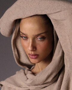 @neta_alchimister  Makeup&photo (backstage) @naorappel Stylist @daniella_capelouto Hair @adirjacob (2).jpg