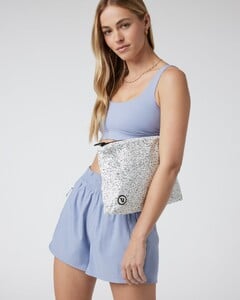 ALOHA-Mid Pouch (White Dashed Lines) VW814WDL_SP24_UNISEX_ECOMM_NON-APPAREL_FRONT_4.jpg