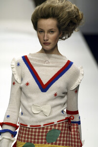 AntoniandAlison2004WomenRTW46.thumb.jpg.596b3d39d5f630d2944dc39e3adfae4c.jpg