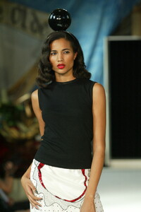 AntoniandAlison2004WomenRTW54.thumb.jpg.1cc8496539c78cf3c6b79193c8da10ca.jpg