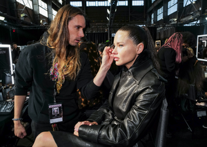 Backstage-The2024VictoriasSecretFashionShow34.png.4095fcc02e22b4231367ac2818697d6d.png