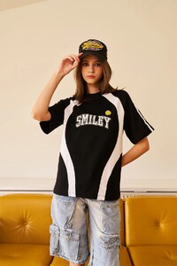 Bonkerscorner_Smiley_original_oversized_tshirt04_44b691f8-44f2-4b8a-8e05-2b3d612a3895.jpg