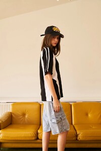 Bonkerscorner_Smiley_original_oversized_tshirt07_15076a94-17d8-41d1-80b3-536f260f14c1.jpg