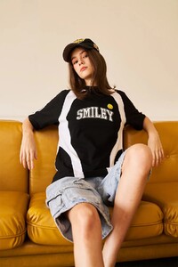 Bonkerscorner_Smiley_original_oversized_tshirt11.jpg