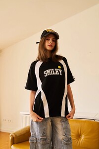 Bonkerscorner_Smiley_original_oversized_tshirt13.jpg