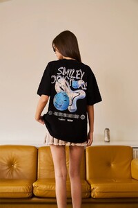 Bonkerscorner_Smiley_originals_spray_paint_effect_oversized_tshirt07_403a10d9-3963-4493-a287-1f841624a3db.jpg