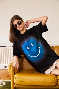 Bonkerscorner_Smiley_originals_spray_paint_effect_oversized_tshirt11_307ec269-9c7c-44ad-8f7a-9597de3cd645.jpg