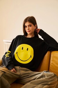 Bonkerscorner_black_faded_smiley_sweatshirt02.jpg