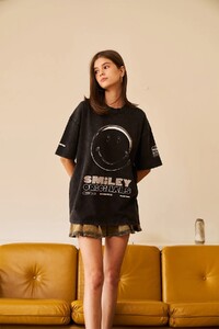 Bonkerscorner_smiley_black_oversized_tshirt08.jpg
