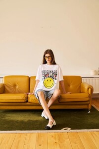 Bonkerscorner_smiley_originals_floral_oversized_tshirt02_1_160b04b5-883a-4cb3-a56d-72ae8ba185b7.jpg