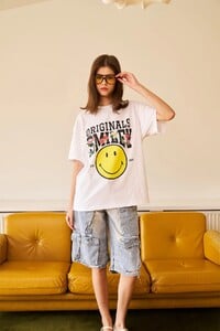 Bonkerscorner_smiley_originals_floral_oversized_tshirt08_9a3bf4f7-801b-4b62-8be4-651857e76c35.jpg