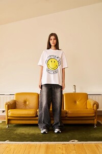 Bonkerscorner_white_bonkers_x_smiley_ost03_5dce3a9c-8dfe-4827-b98e-dcc345d85301.jpg
