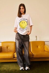 Bonkerscorner_white_bonkers_x_smiley_ost07.jpg