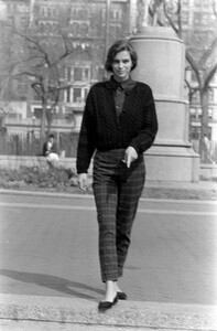 CalvinKlein_Jeans_Fall1988_Mary_Matthews_109.jpg