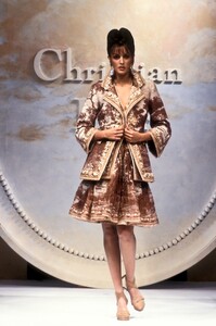 ChristianDior1993HauteCoutureSS70.thumb.jpg.6a5e19d6da56a374d8bce7de7b6fcc63.jpg