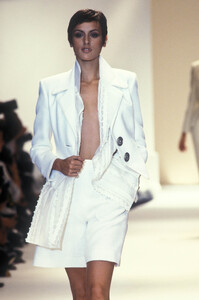ChristianDior1994SS6.thumb.jpg.a4a29617e661db308b652e4fd26b1821.jpg
