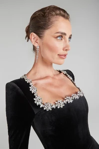 DAVINADRESS_BLACK_ECOM_CROPPING_PDP_Size_Image5.webp