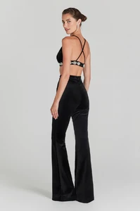 DAVINASUIT_BLACK_ECOM_CROPPING_PDP_Size_Image11_bebeec23-8cca-4f03-acb3-ac996fe9ef50.webp