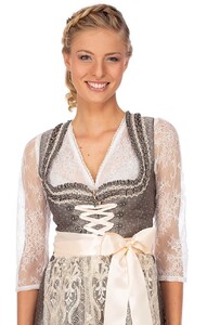 Dirndlbluse_Marjo_Kosima-Doro-offwhite_G_785x785@2x.jpg
