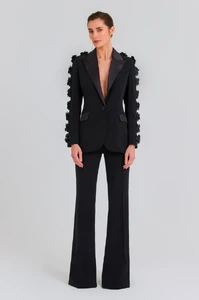 ECOM_LEONIE_BLACK_BLAZER_10_d46da325-c167-4fac-8e69-20d88b0b1f9d.webp