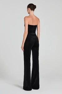 ECOM_VANESSA_VELVET_2.webp