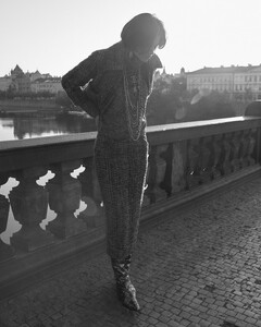 Eloisa-Fontes-Chanel-Special-Harpers-Bazaar-Czech-Andreas-Ortner-2.thumb.jpg.2c4556f6f918b48a3e5977be77a11199.jpg