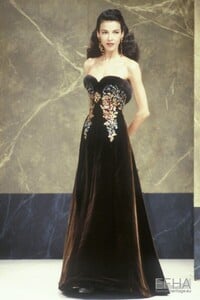 Europeana.eu-2048212-europeana_fashion_jean_louis_scherrer_caw88_0065-4069774091eb6a26f0125a0f599f677e.jpeg