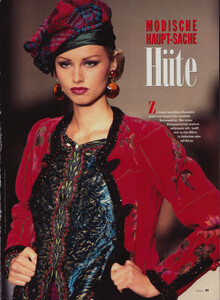 GalaDe061094no41_012.thumb.jpg.81bcfbd3b97403bf4dc83462f5ef18e4.jpg