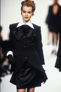 HanaeMori1992FW22.thumb.jpg.59a5ccba7e493a39dc104333a80d741c.jpg