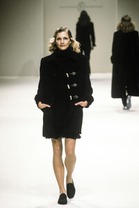 InesdelaFraissange1998WomenRTW8.jpg.5fd0d704fc42cd97c0a285afeb1c4826.jpg