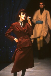 JeanPaulGaultier1991FW30.thumb.jpg.2da52e668f94c0a73fccad9b242750ee.jpg