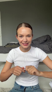 Josephine Skriver - TikTok 89.jpg