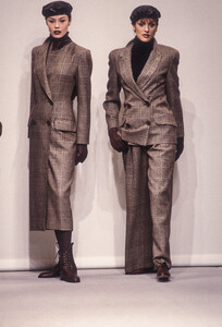 Krizia1993FW6.thumb.jpg.13863396457d74d9d83f1541f29ba904.jpg