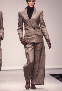 Krizia1993FW7.thumb.jpg.e6dd520ac01c33840d9a5fd5802639c5.jpg