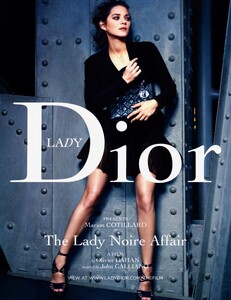 Lindbergh_Dior_Lady_Dior_Spring_Summer_2009_04.thumb.jpeg.66cc0d17395cfdf67186270e82a2f1b6.jpeg