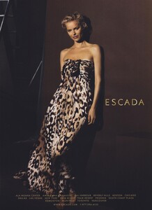Lindbergh_Escada_Fall_Winter_2009_10_01.thumb.jpeg.527210d2d5fde4c5e443f9543a33f3d3.jpeg
