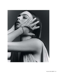 Madame_11.24_de.downmagaz.net__133.thumb.jpg.7d7f9a3e3d27595b0565821a76aa93f4.jpg