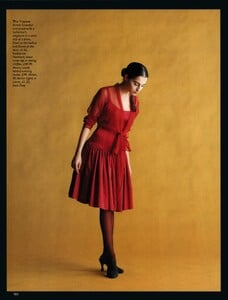 MarieClaireUK_Dec1988_13.jpg