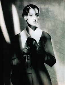MarieClaireUK_Dec1988_29.jpg