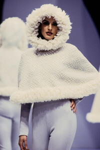 MarinaSpadafora1992WomenRTW38.thumb.jpg.8fb2d95cdc5f629e03cfa27757e3b768.jpg