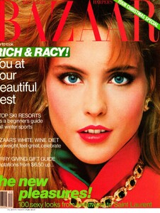 Moore_US_Harpers_Bazaar_December_1982_Cover.thumb.jpg.bf5914e674d9b3e418c8edbecd36228e.jpg