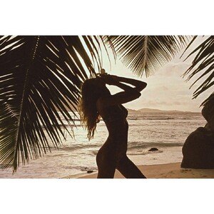 New for @bambaswim with @stellamaxwell by @cameron_hammond in the Seychelles (5).jpg