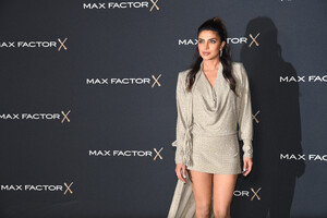 Priyanka_Malaysia_281029~44.jpg