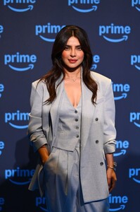 Priyanka_Malaysia_281429~35.jpg