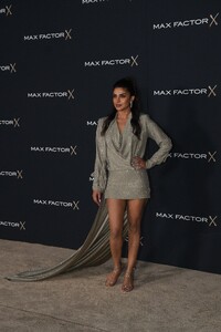 Priyanka_Malaysia_281429~36.jpg