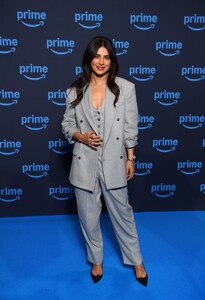 Priyanka_Malaysia_281529~33.jpg