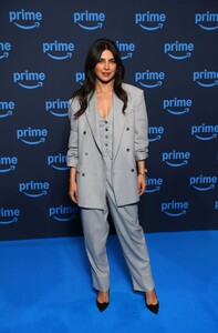 Priyanka_Malaysia_281729~32.jpg
