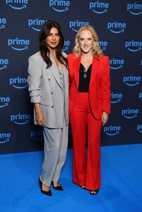 Priyanka_Malaysia_281929~31.jpg