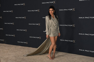 Priyanka_Malaysia_281929~32.jpg